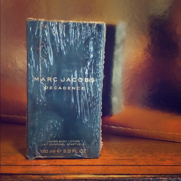 Marc Jacobs Decadence Lotion 5.0 FL Oz - Picture 1 of 5